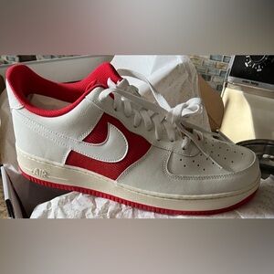 Red Nike Air Force 1 07’